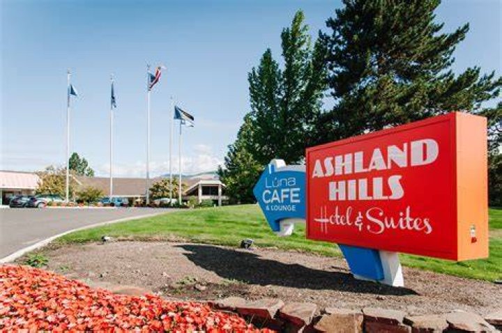 A Comprehensive Guide to Ashland Hills Hotel & Suites Ashland