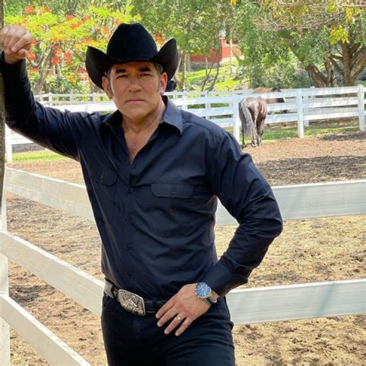 Eduardo Santamarina: A Comprehensive Look at the Life and Career of the Renowned Mexican Actor