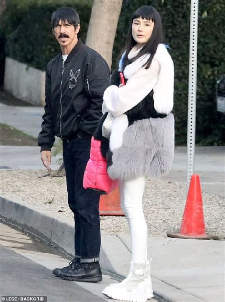 Exploring the Love Life of RHCP's Anthony Kiedis: His Girlfriend and Relationships