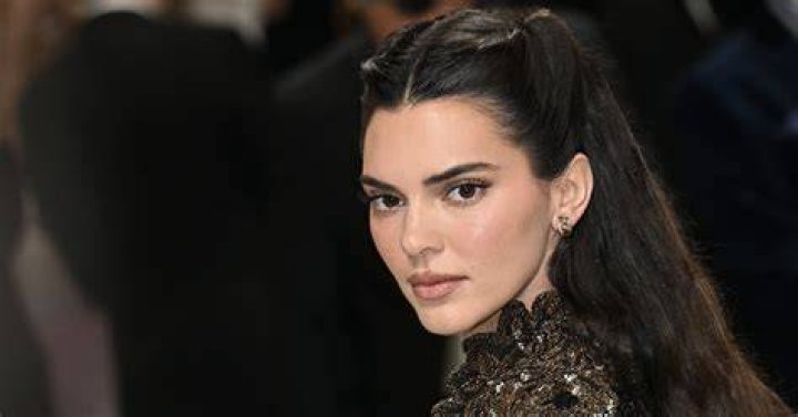 How Kendall Jenner's Tiny Waist has Inspired a New Trend in Body Modification