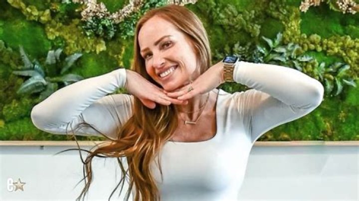How Much Is Mina Starsiak Worth: An In-Depth Financial Overview