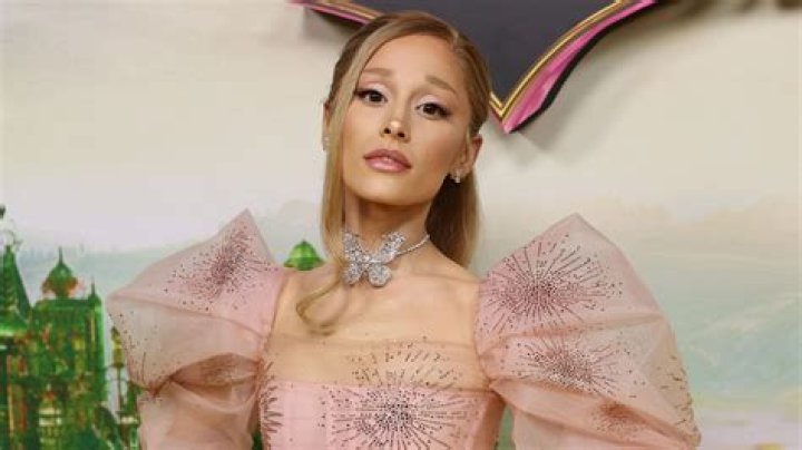 How Tall is Ariana Grande? Discovering the Height of the Pop Icon
