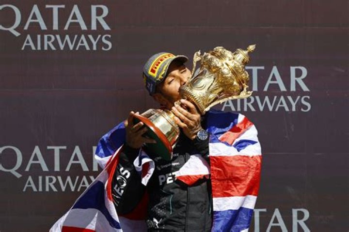 How Tall is Lewis Hamilton? A Comprehensive Overview