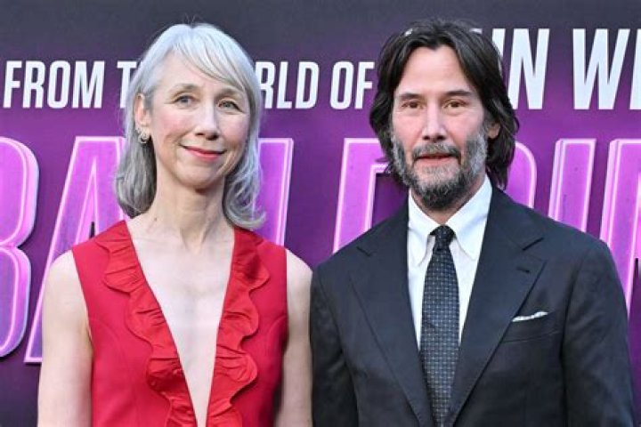 Keanu Reeves and His Political Affiliations: An Insight into the Actor’s Stance