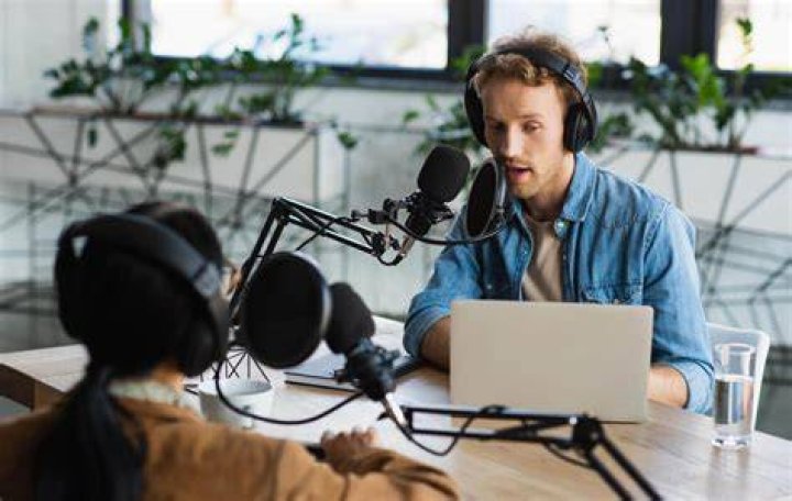 Khalyla Kuhn: The Dynamic Influencer and Podcaster Revolutionizing Digital Content