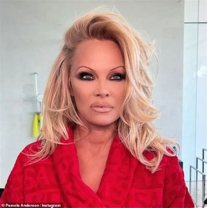 Pamela Anderson No Makeup: Embracing Natural Beauty