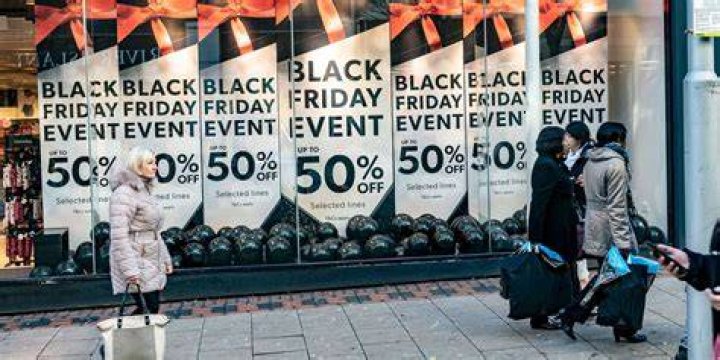 The Ultimate Guide: Holiday Pay for Black Friday