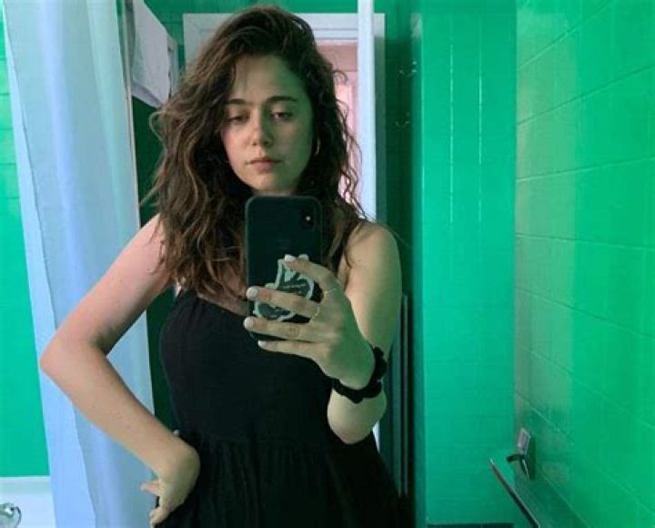 Unveiling the Height of Molly Gordon: Everything You Need to Know
